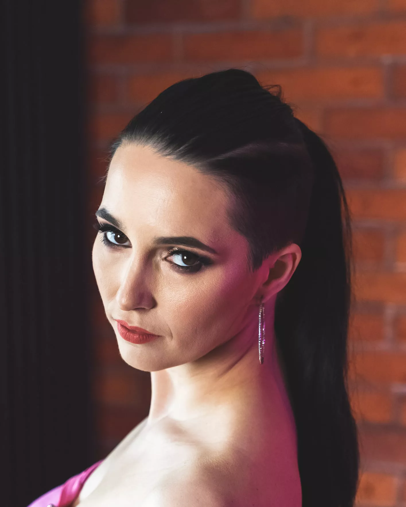 Emila (Daj to Głośniej) pokazała się przed obiektywem bez stanika! Fani w szoku - Rozpięta bluza odsłoniła  biust gwiazdy disco polo!